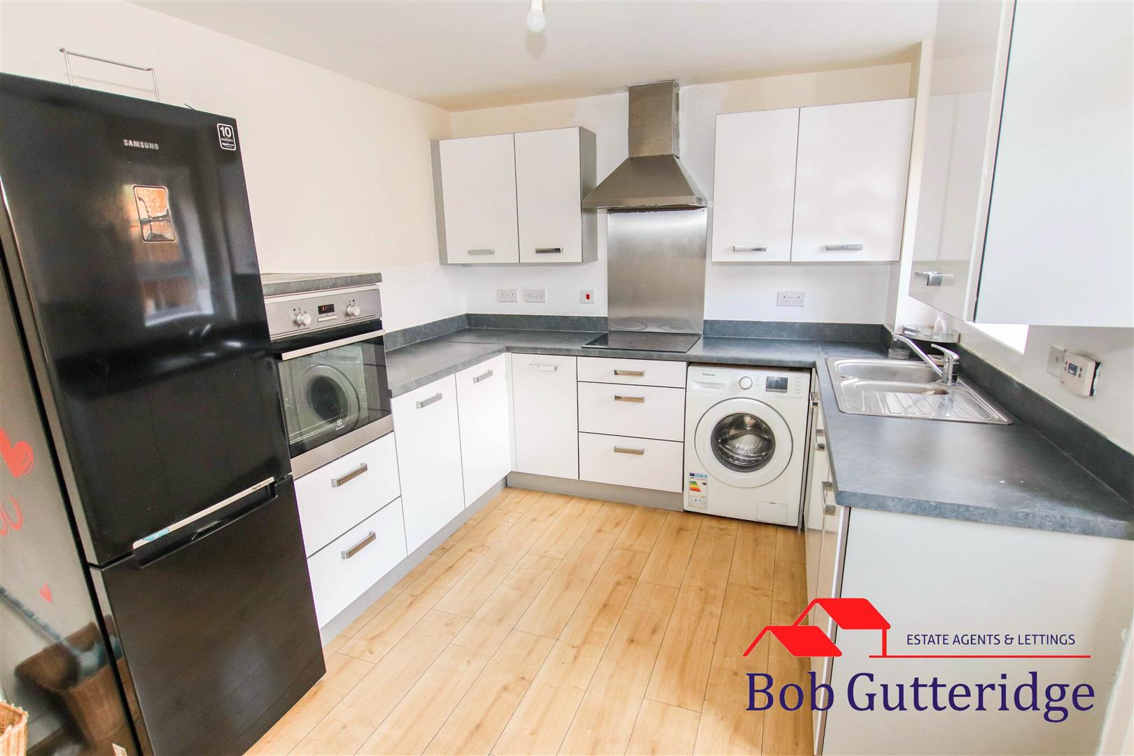 FITTED KITCHEN / BREAKFAST ROOM